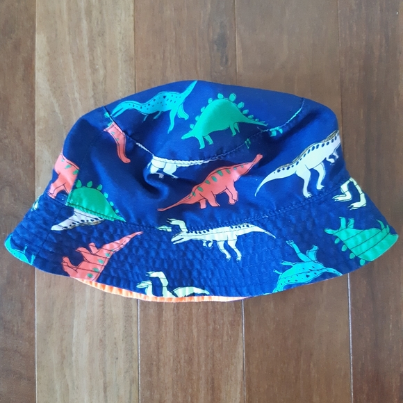 Carter's reversible summer hat, 2-3T months - Picture 3 of 3
